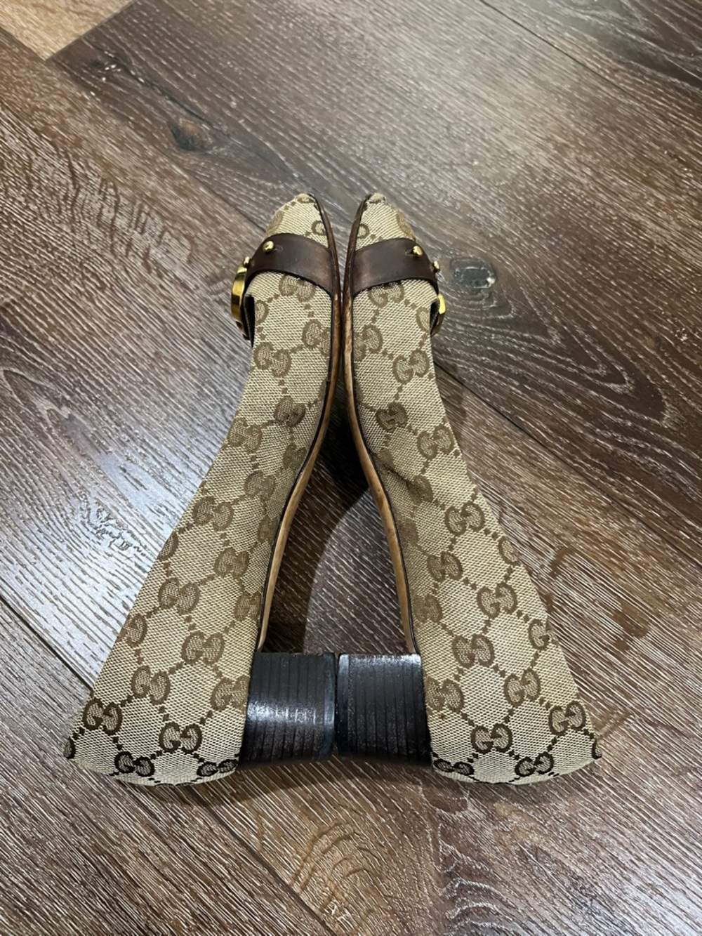 Gucci canvas Brown Monogram Pumps with gold and brown Leather Strap size 38 - Picture 3 of 11